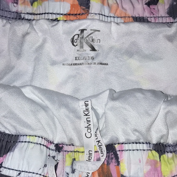 Calvin Klein Running Shorts Lined w drawstring Size XXL - Picture 3 of 8